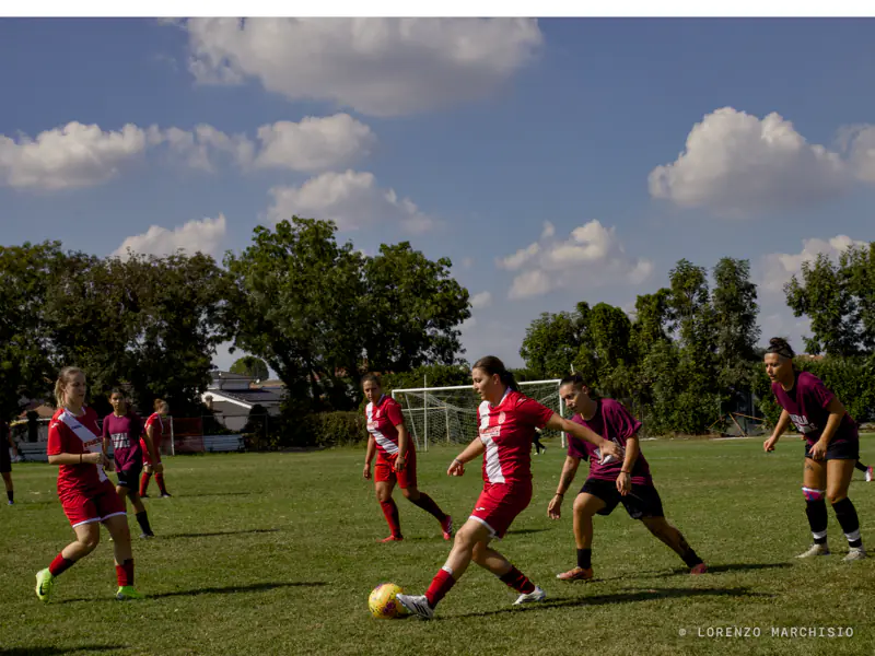 Photograph 105, sport football
